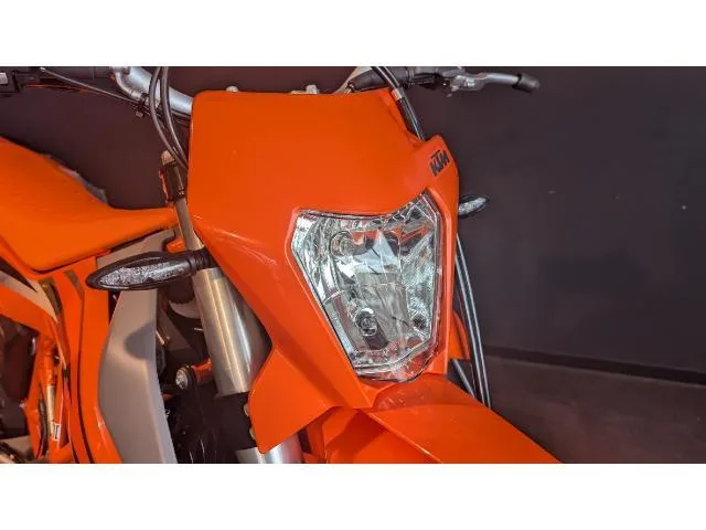 KTM 690 R 2024 — миниатюра 2