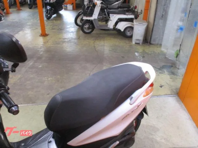 Yamaha AXIS Z SEJ6J LED USB 2022 — миниатюра 4