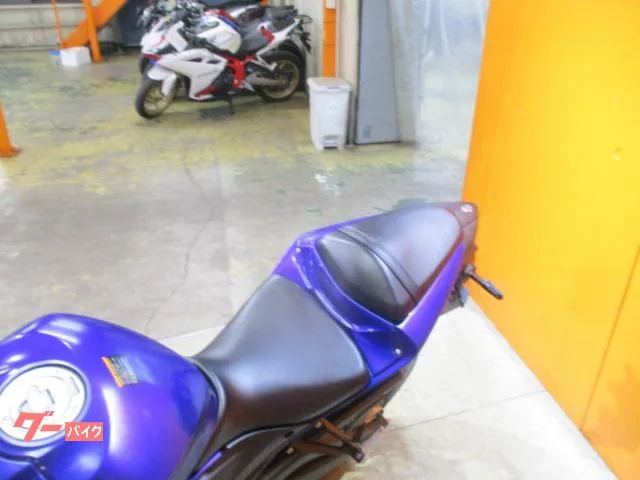 Yamaha YZF-R25 ABS 2023 RG74JLED 2 2023 — миниатюра 4