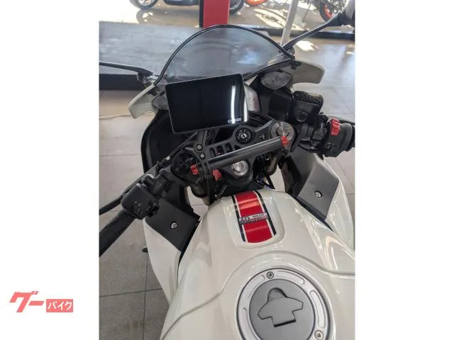 Yamaha YZF-R25 2022 WGP60TH 2022 — миниатюра 4