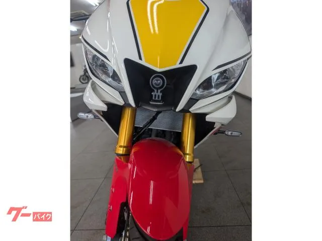 Yamaha YZF-R25 2022 WGP60TH 2022 — миниатюра 5