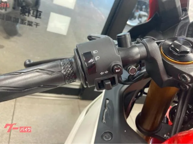 Yamaha YZF-R25 70th Anniversary Edition ABS 2026 2026 — миниатюра 5