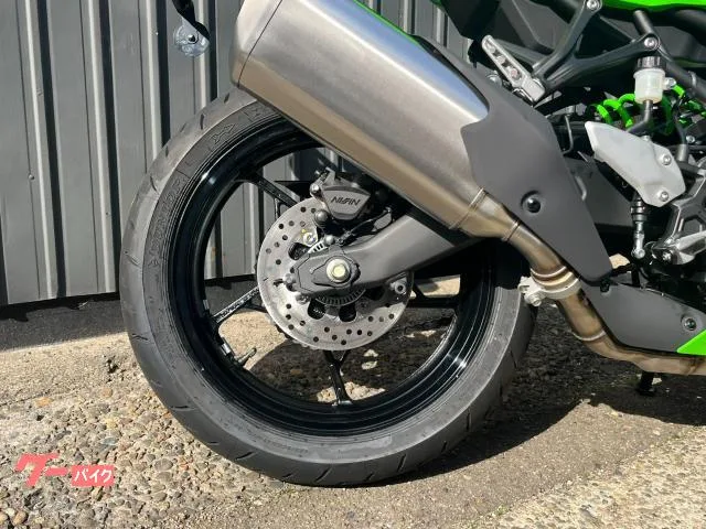 Kawasaki Ninja ZX-4RR/ABS/TFT // 2026 — миниатюра 3