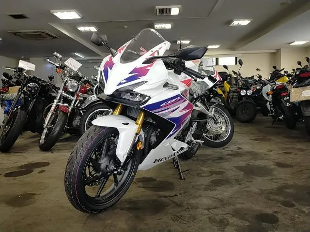 Honda CBR250RR 2025 — миниатюра 3