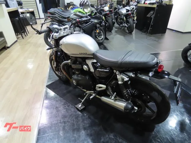 TRIUMPH 1200 2025 2025 — миниатюра 3