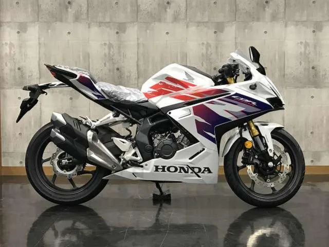 Honda CBR250RR 2025 — миниатюра 2