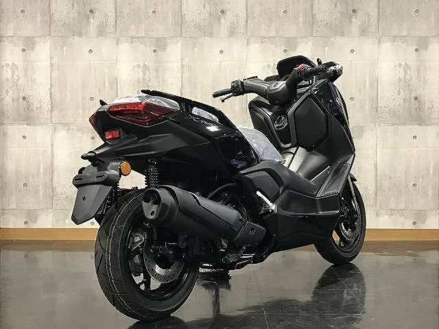 Yamaha X-MAX250 2025 — миниатюра 4