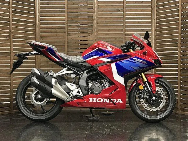 Honda CBR250RR 2025 — миниатюра 2