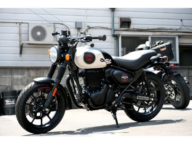ROYAL ENFIELD 350 2025 USB-C 2025 — миниатюра 2