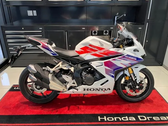 Honda CBR250RR ABS 8BK-MC51 2025 — фото 1, купить с доставкой в Москву