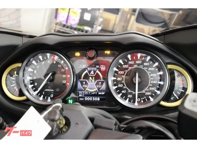 Suzuki (GSX1300R Hayabusa) USB2 2022 — миниатюра 3
