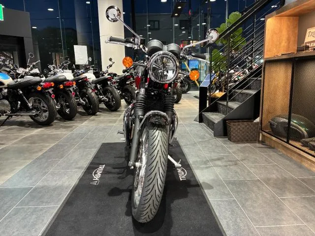TRIUMPH T120Cranberryred 2026 — миниатюра 4