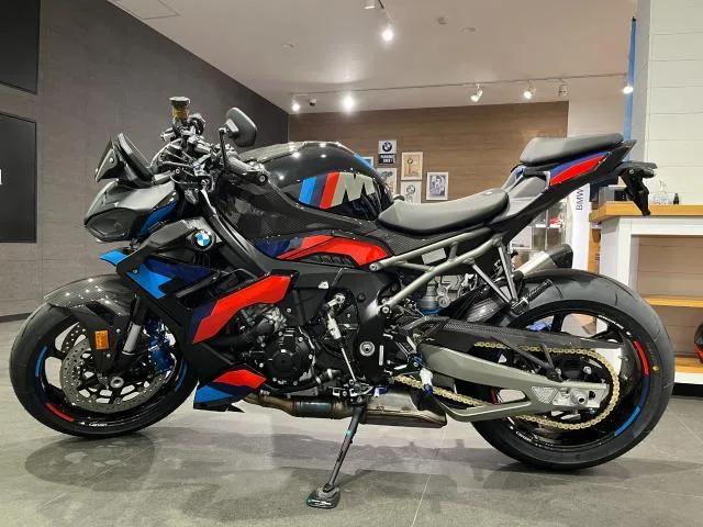 BMW M1000R 2025 2 M 2025 — фото 1, купить с доставкой в Москву