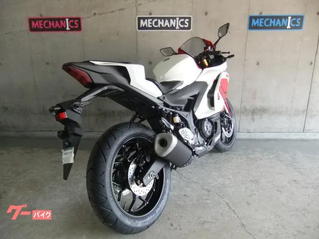 Yamaha YZF-R25 70th Anniversary Edition 400 2026 — миниатюра 4