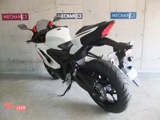 Yamaha YZF-R25 70th Anniversary Edition 400 2026 — миниатюра 5