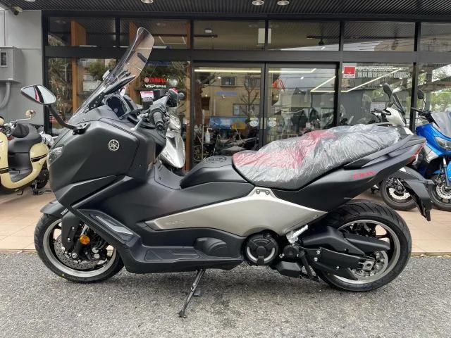 Yamaha TMAX560 25th Anniversary ABS 2026 — миниатюра 3