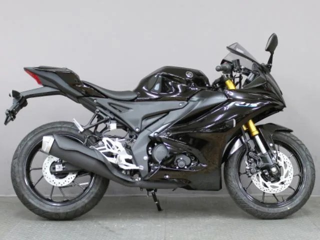 Yamaha YZF-R15 2023 — фото 1, купить с доставкой в Москву