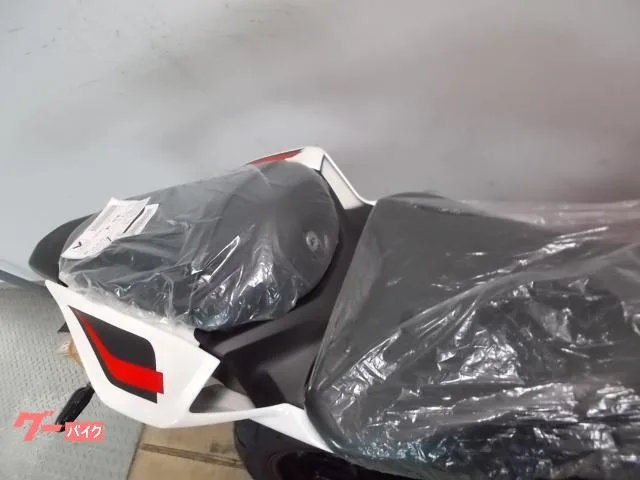 Yamaha YZF-R25 2026 — миниатюра 2