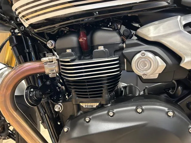 TRIUMPH 1200RS 2025 — миниатюра 3