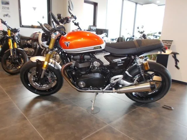 TRIUMPH 1200RS 2025 — миниатюра 3