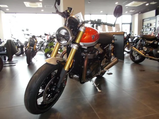 TRIUMPH 1200RS 2025 — миниатюра 5