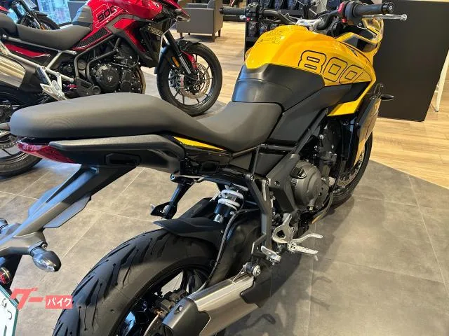TRIUMPH 800 2026 — миниатюра 3