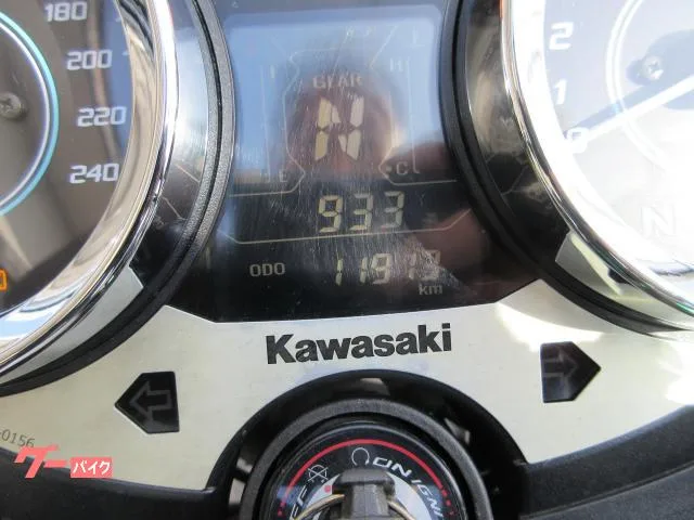 Kawasaki Z650RS ETC USB 2023 — миниатюра 4