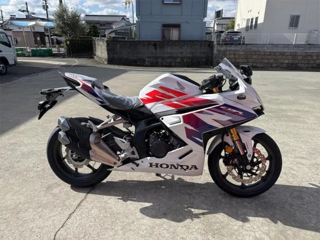 Honda CBR250RR 2025 — миниатюра 4