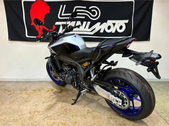 Yamaha MT-09 SP Brembo OHLINS 2024 — миниатюра 3