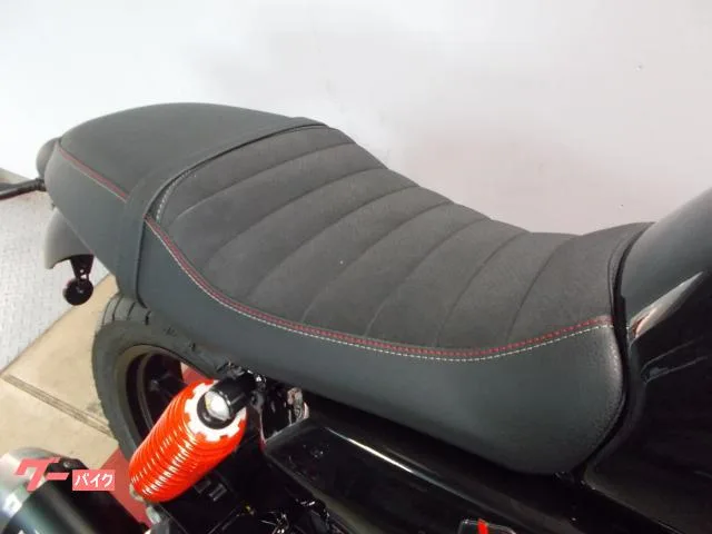 MOTO GUZZI V7 2023 — миниатюра 3