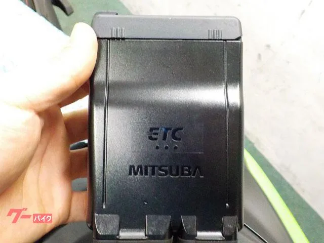 Kawasaki Ninja ZX-25R SE ETC USB 2022 — миниатюра 5