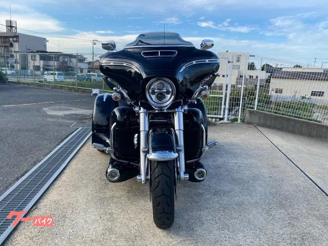 HARLEY-DAVIDSON FLHTCUTG 2 2023 — миниатюра 2