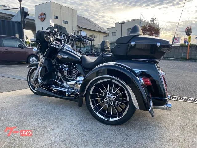 HARLEY-DAVIDSON FLHTCUTG 2 2023 — миниатюра 5