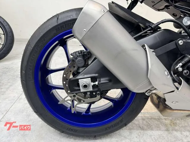 Yamaha YZF-R1 USB 2022 — миниатюра 3