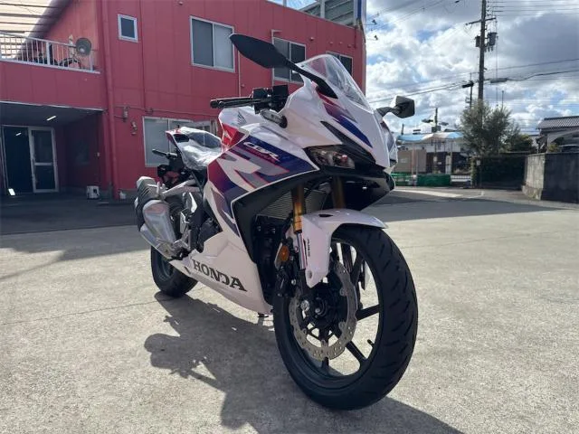 Honda CBR250RR 2025 — миниатюра 3