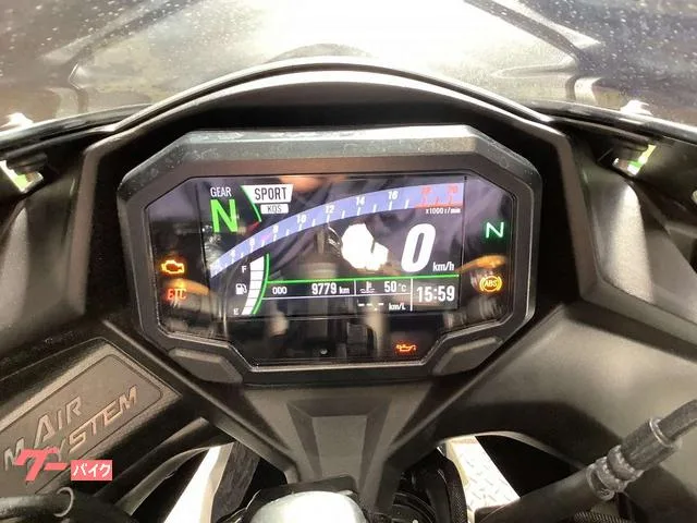 Kawasaki Ninja ZX-25R SE rs gear USB 2023 — миниатюра 5