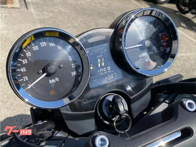 Kawasaki Z900RS Yellow Ball Edition USBTypeC 2024 — миниатюра 3