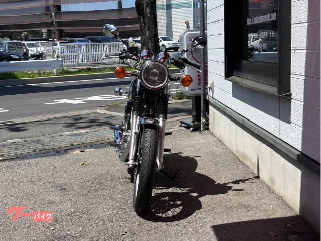 Yamaha SR400 2023 — миниатюра 2
