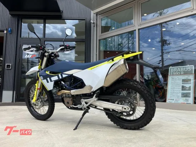HUSQVARNA 701 2024 — миниатюра 2