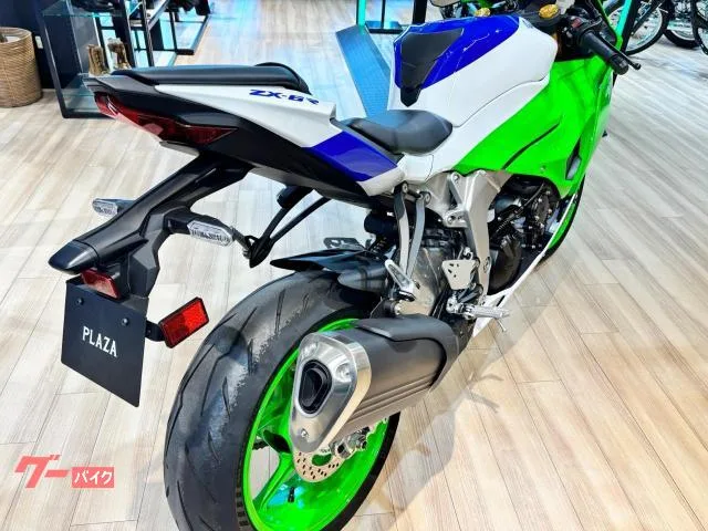 Kawasaki Ninja ZX-6R 40thAnniversaryEdition 2024 — миниатюра 4