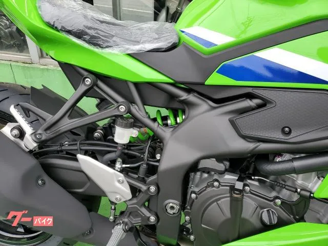 Kawasaki Ninja ZX-4RR 400CC 77 2026 — миниатюра 3