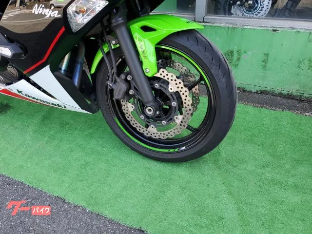 Kawasaki Ninja 650KRT 2022 ETC USB 2022 — миниатюра 2