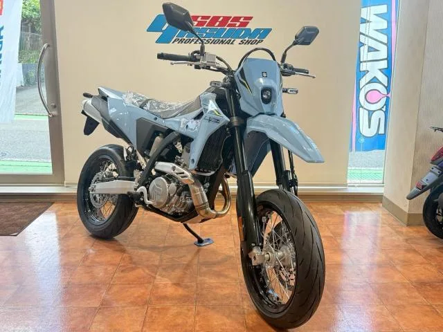 Suzuki DR-Z4SM NEW 2025 — миниатюра 2