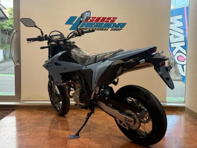 Suzuki DR-Z4SM NEW 2025 — миниатюра 3
