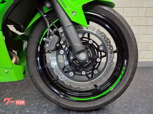 Kawasaki Ninja 400 KRT EG USB 2023 — миниатюра 5