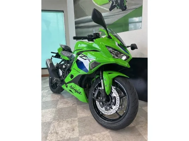 Kawasaki Ninja ZX-4RR SHOWA SFF-BP BFRC-lite 2026 — миниатюра 2