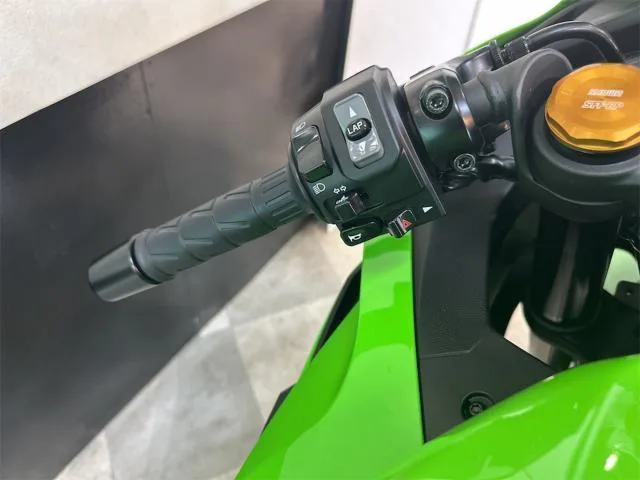 Kawasaki Ninja ZX-4RR SHOWA SFF-BP BFRC-lite 2026 — миниатюра 3