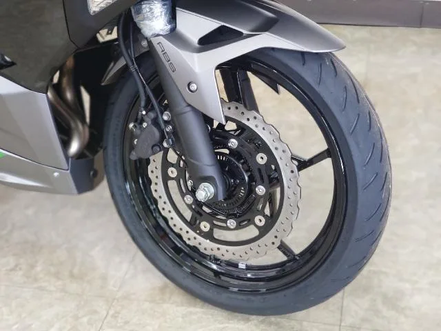Kawasaki Ninja 400 2026 — миниатюра 5
