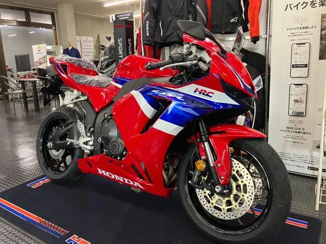 Honda CBR600RR 2025 — миниатюра 2