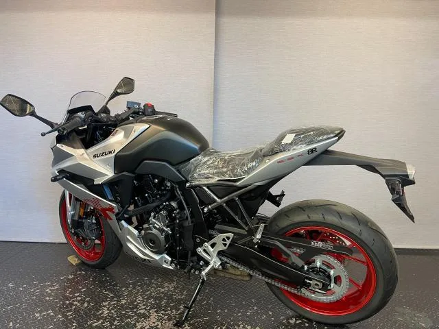 Suzuki GSX-8R EM1AA 2026 — миниатюра 2